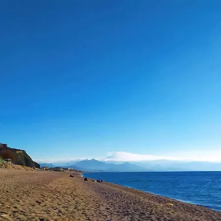 아파트 Casa Tono Vacanze 밀라초